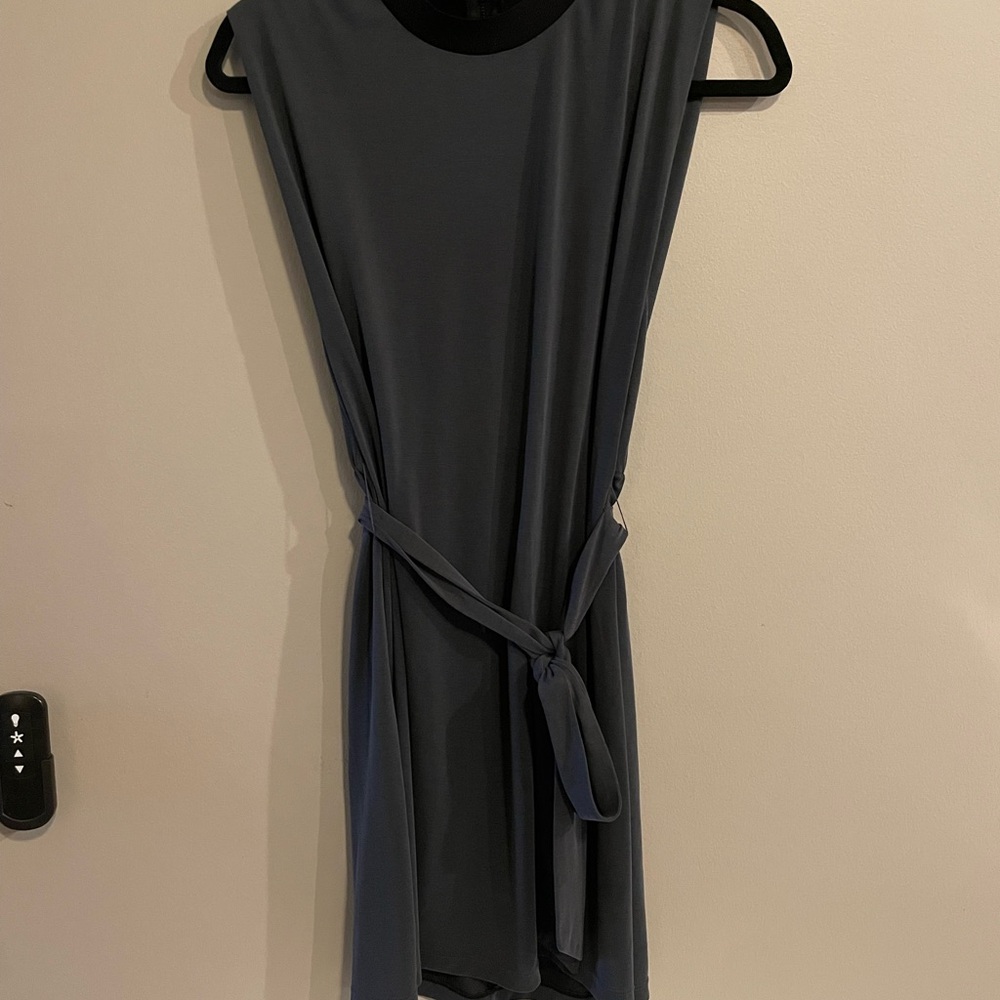 Women’s Alice + Olivia Black Lightweight Sleeveless Sheath Dress